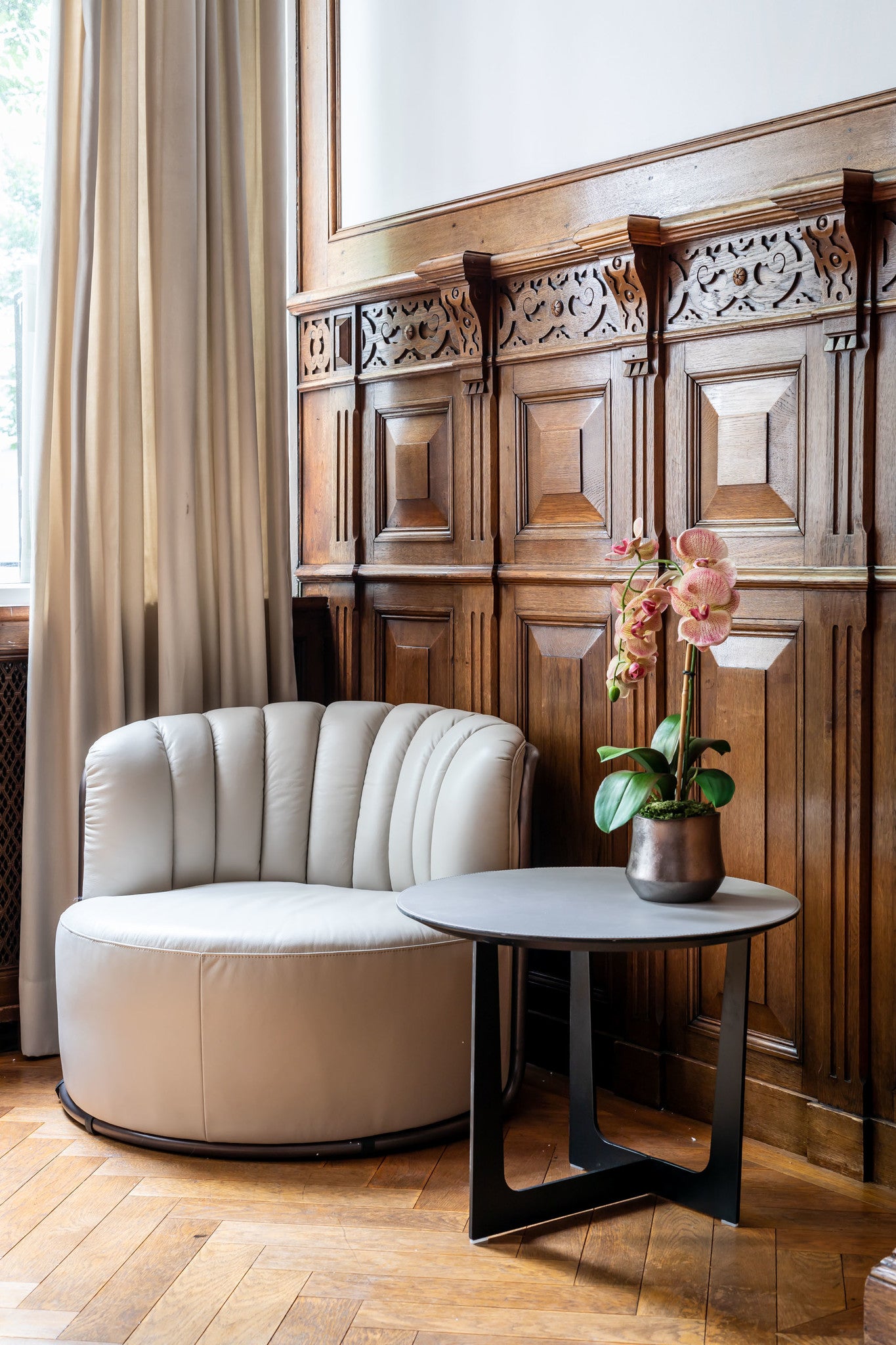 MONTI Arm Chair Cappuccino White Leather - outlet