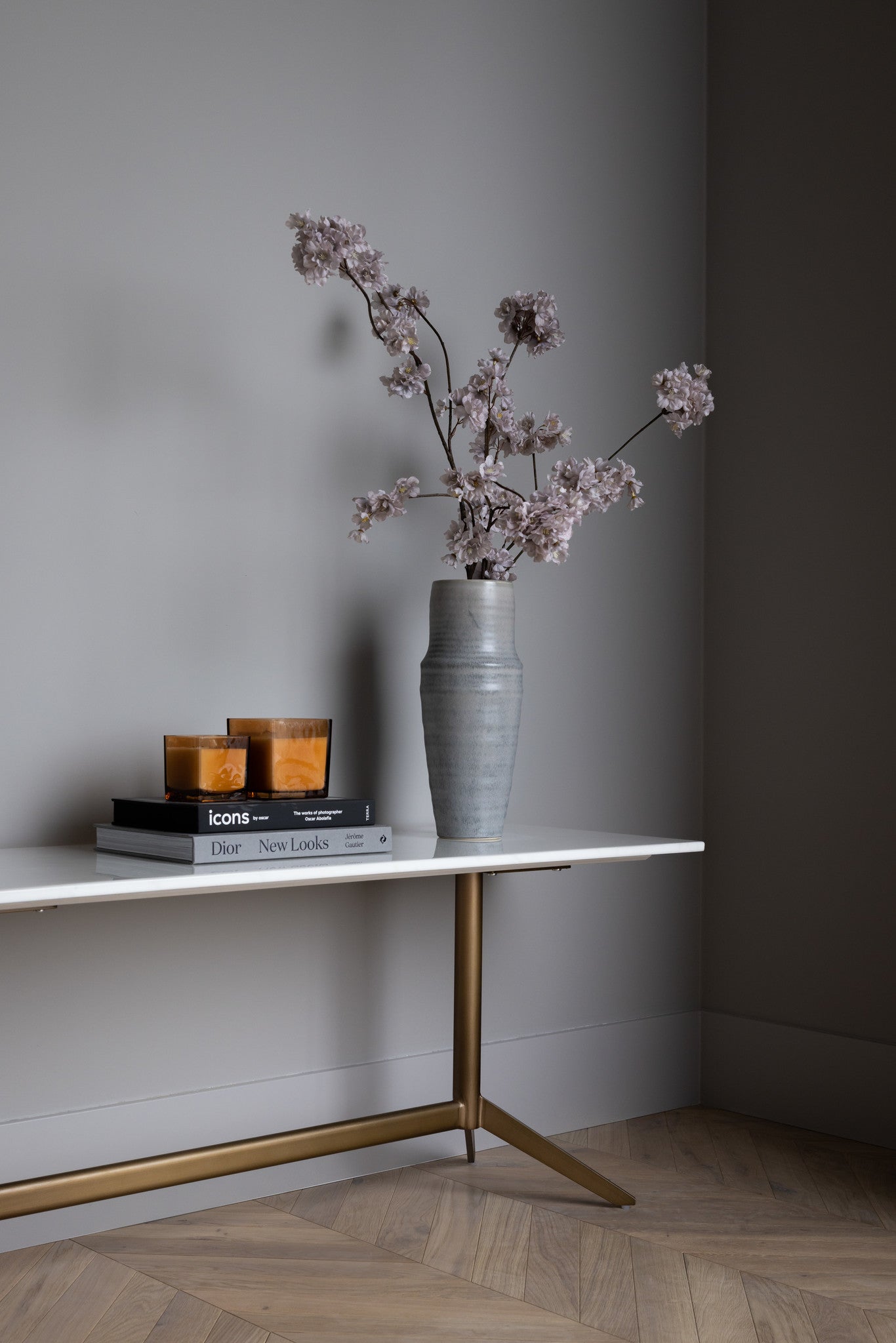 LUNA Console White Marble