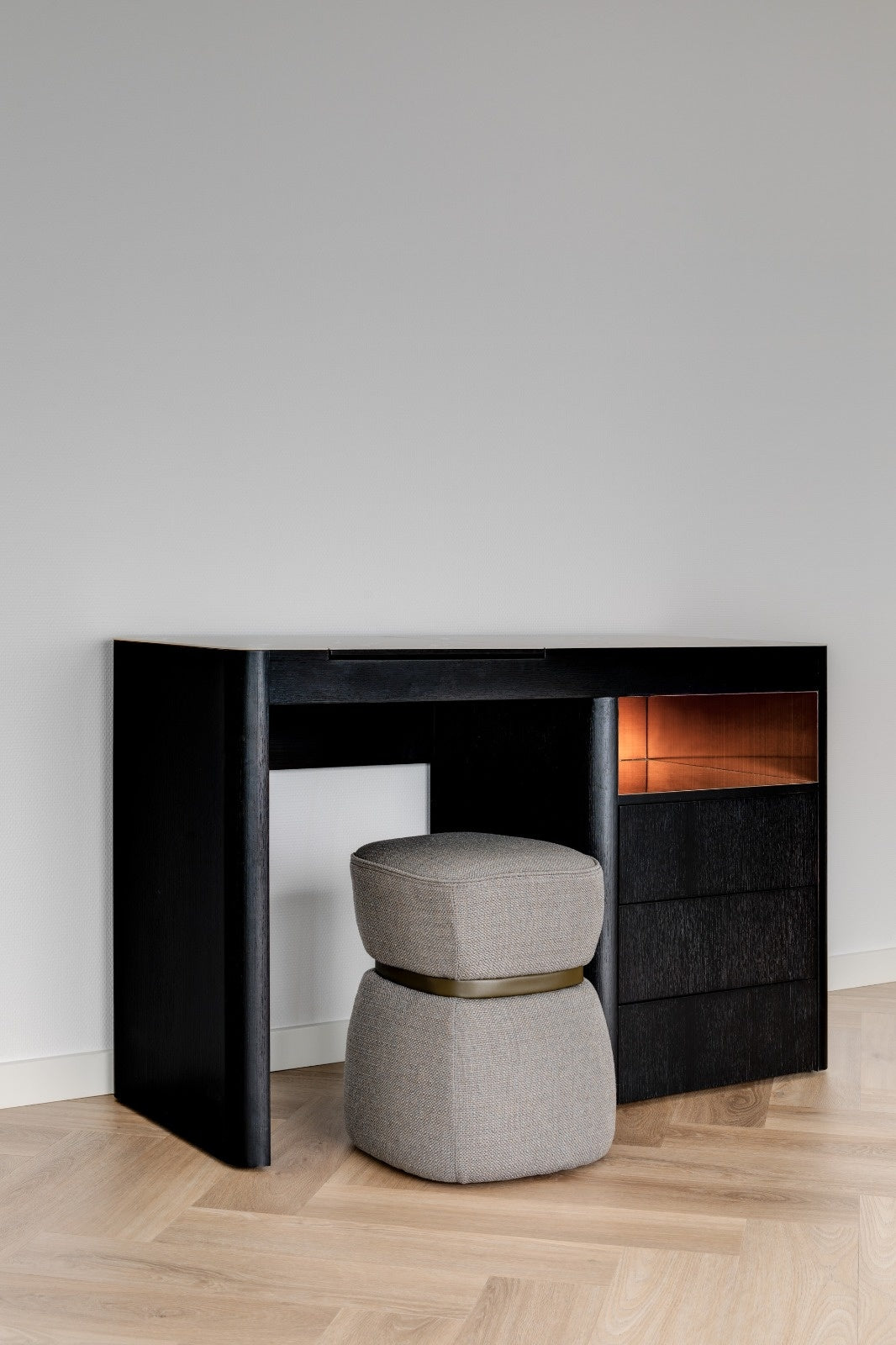 MADISON Vanity