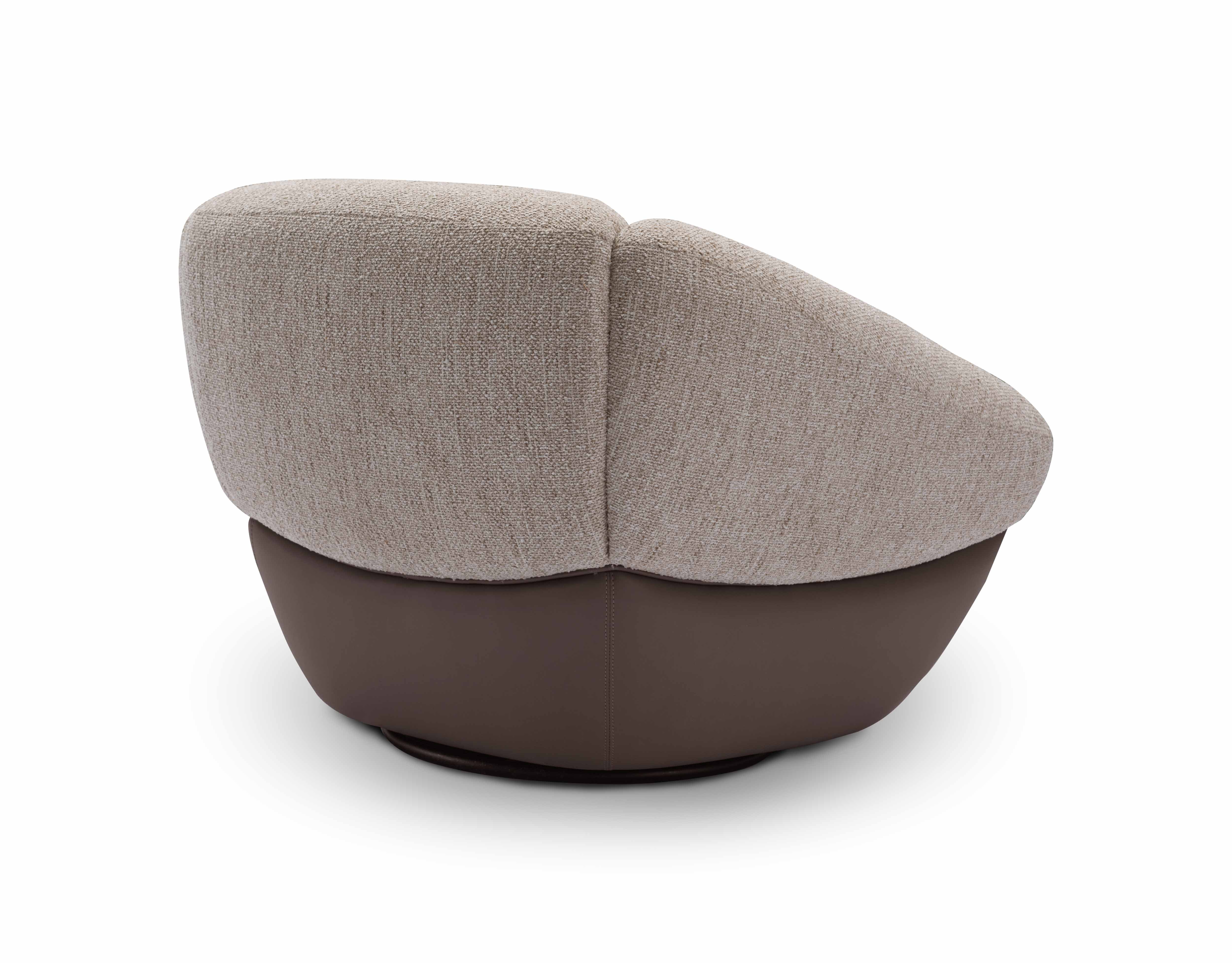 OLAV Swivel Leisure Chair