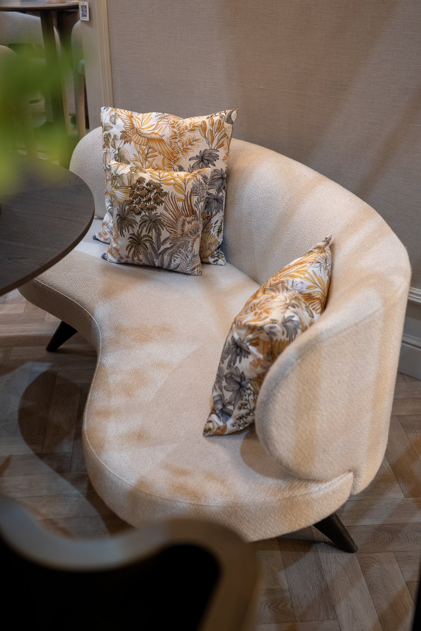 RICARDO Dining Sofa Curved