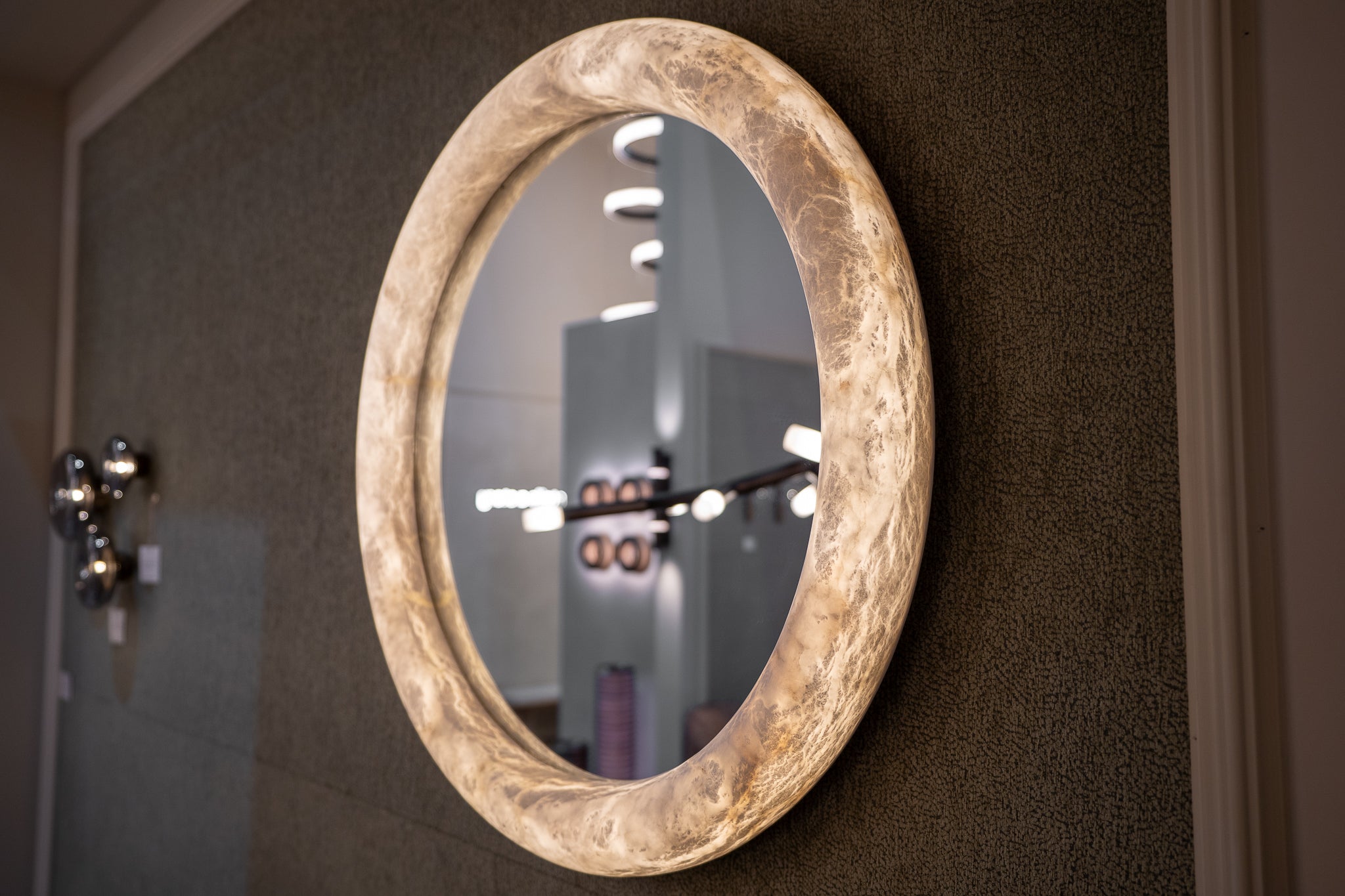Aura Mirror