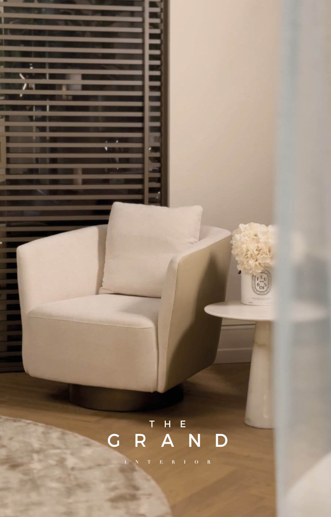 BORGIA Swivel Arm Chair