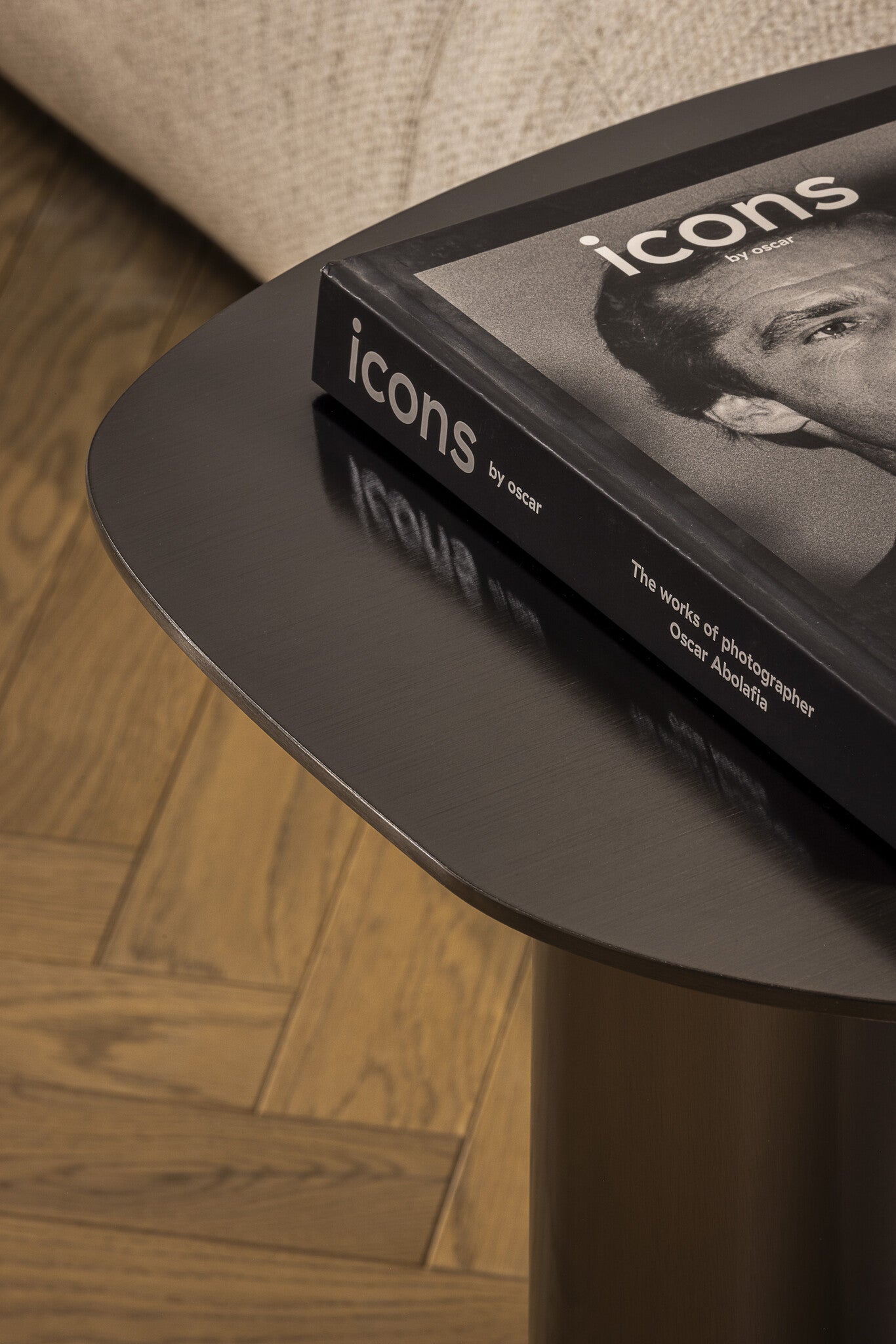 OYSTER Side table gun metal
