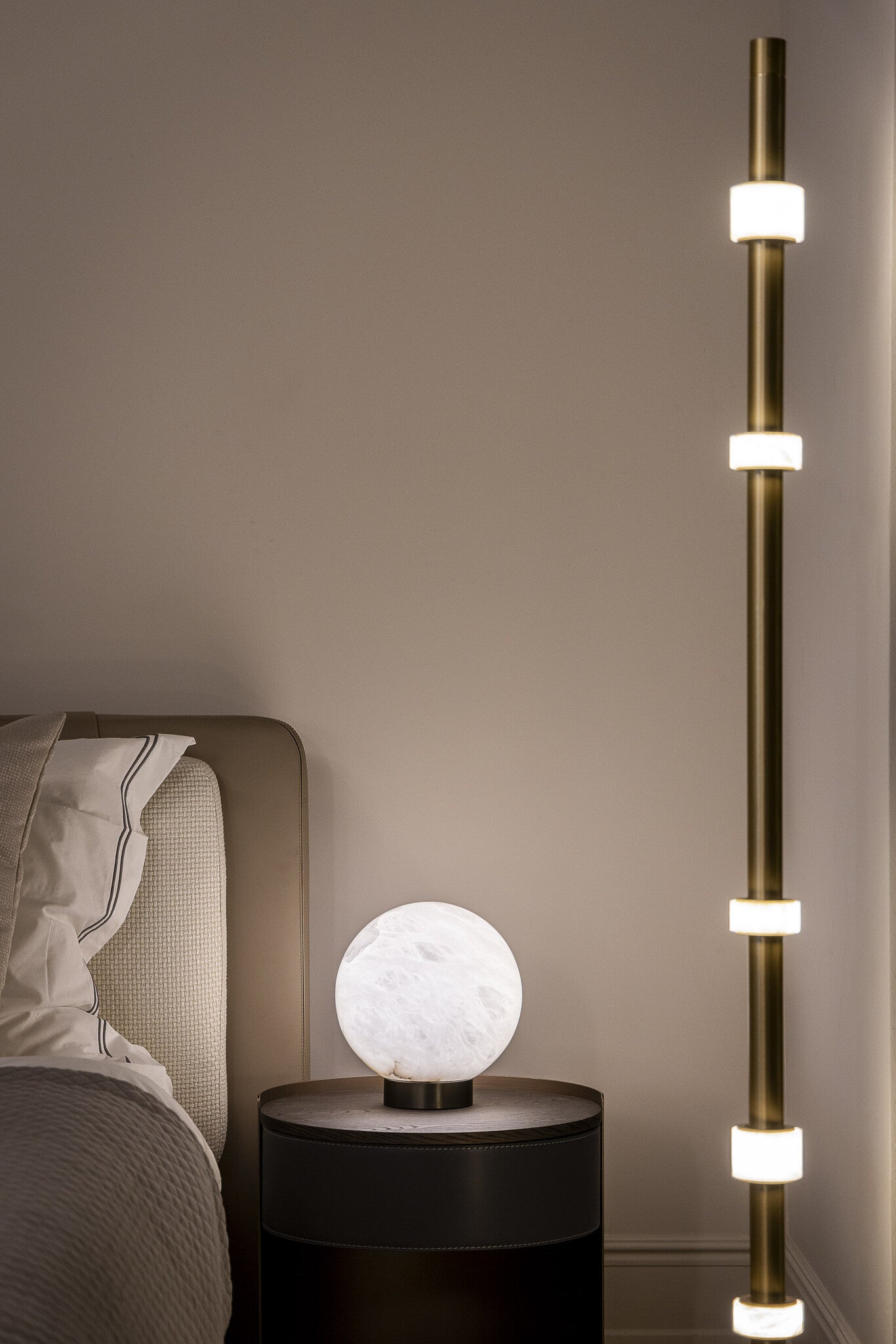 TREVI Table Lamp Alabaster