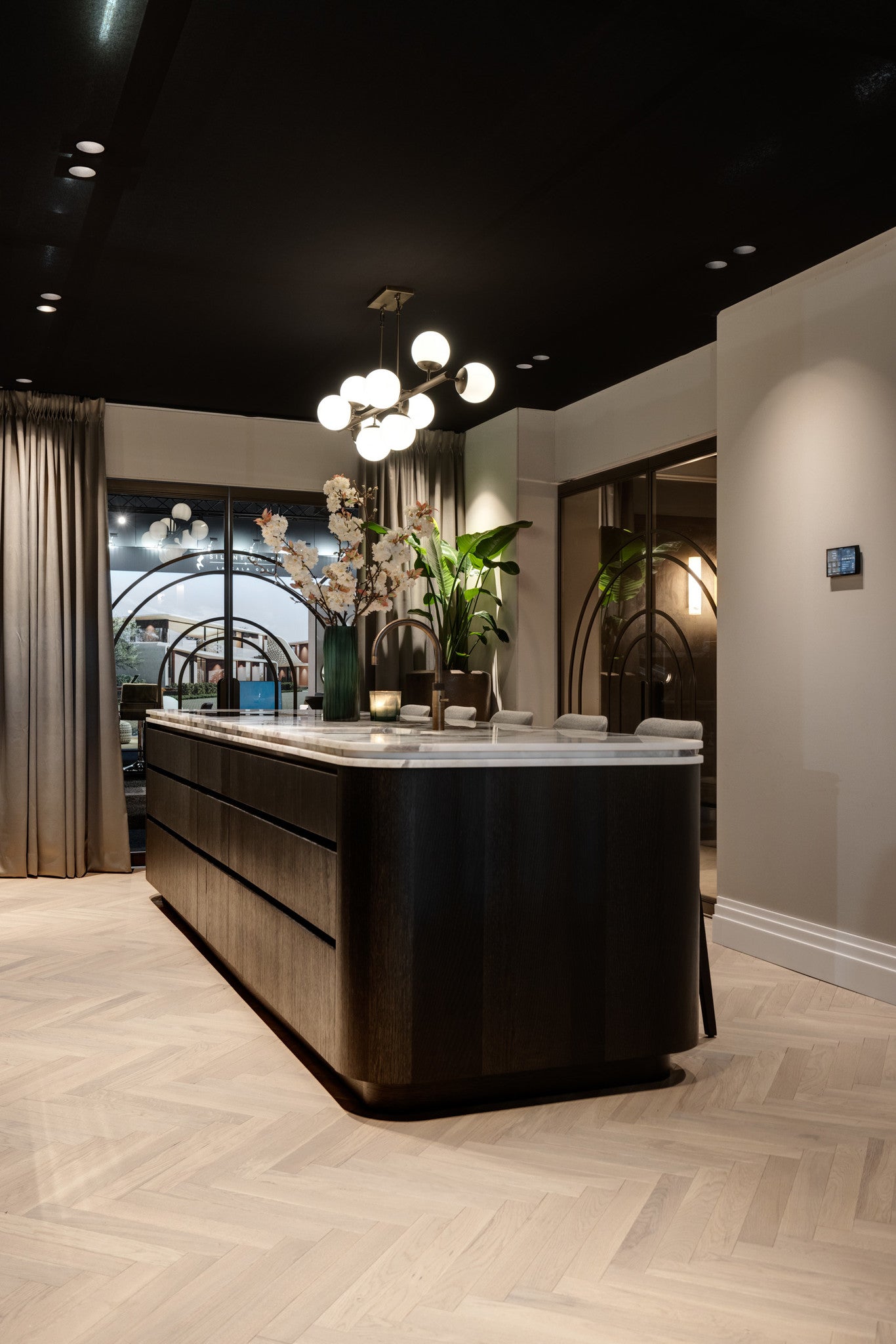 Soho Pivot Double doors