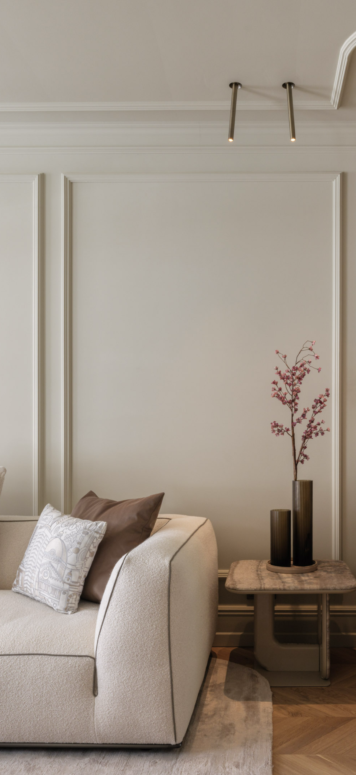 TRAVERO Side Table