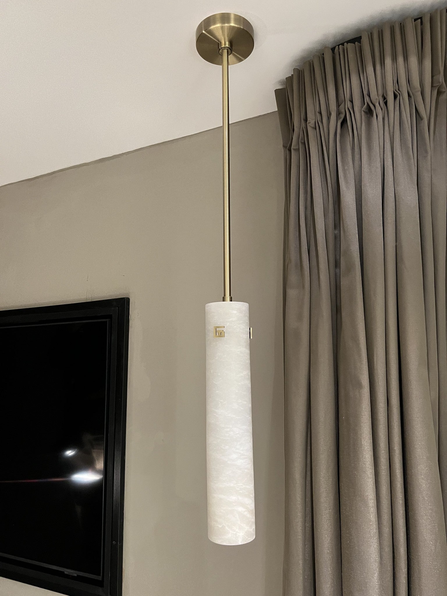 GUSTAVO Alabaster Pendant