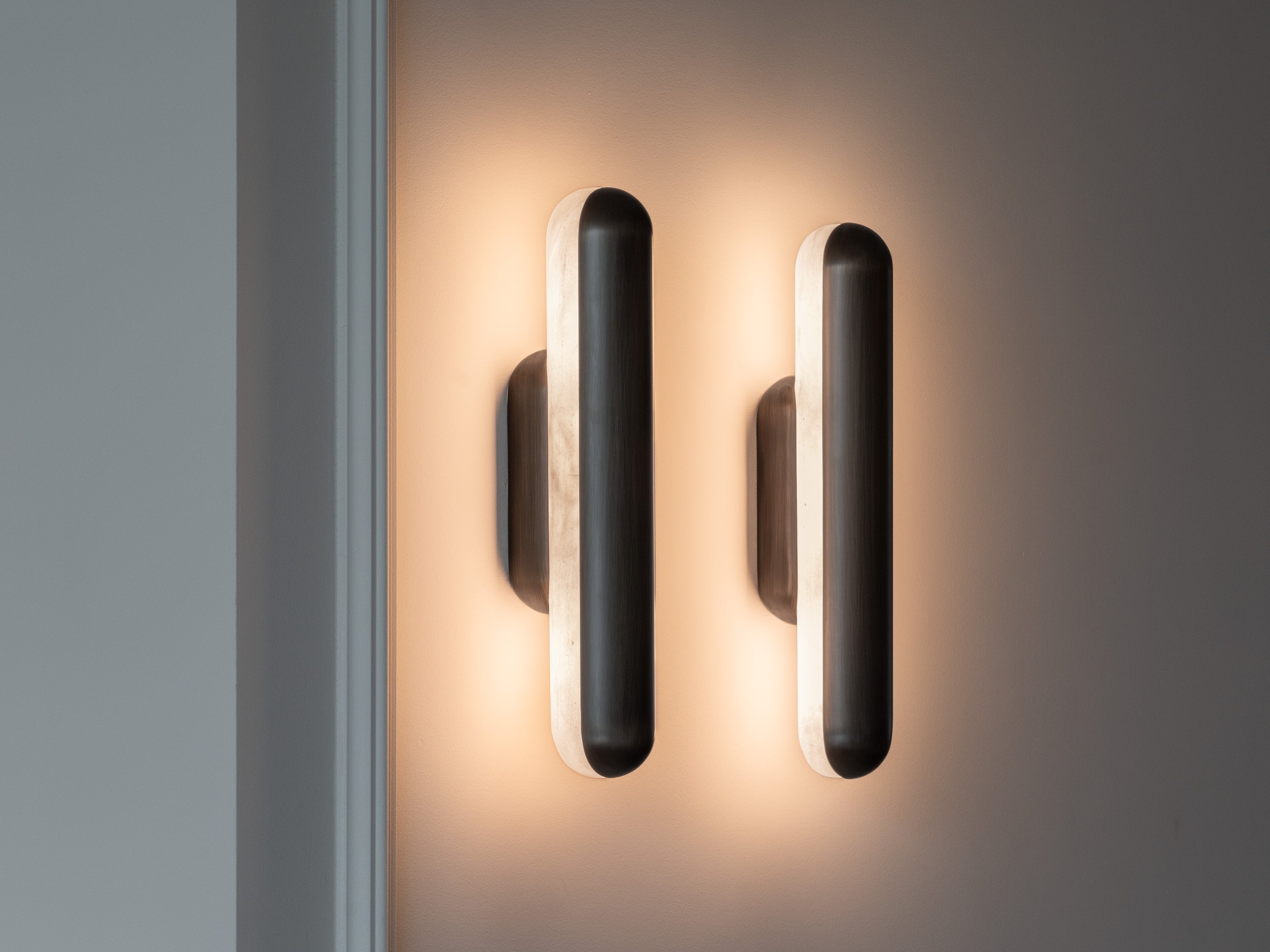 ADORE Wall light bronze