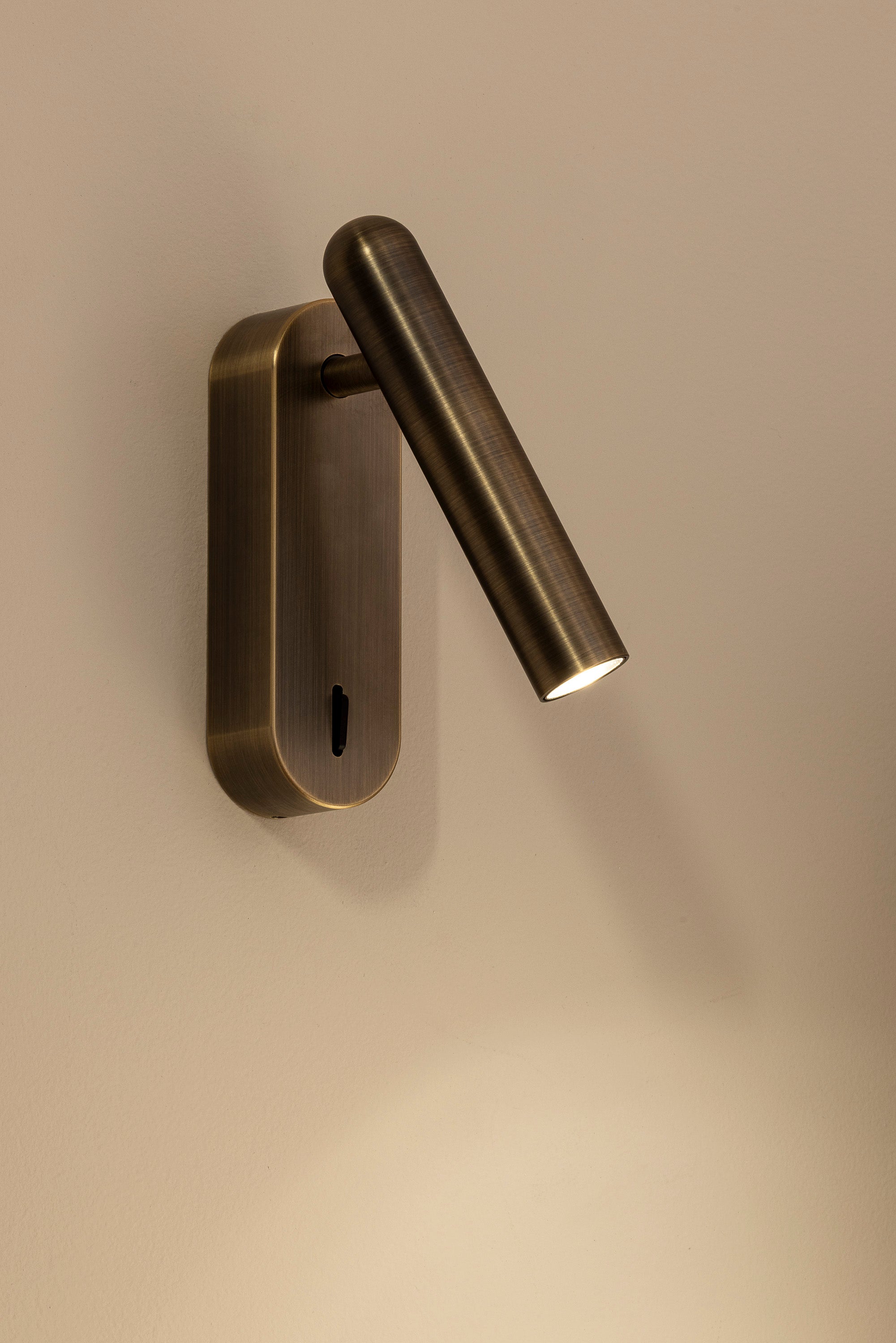 ALLESIA Reading Wall Light