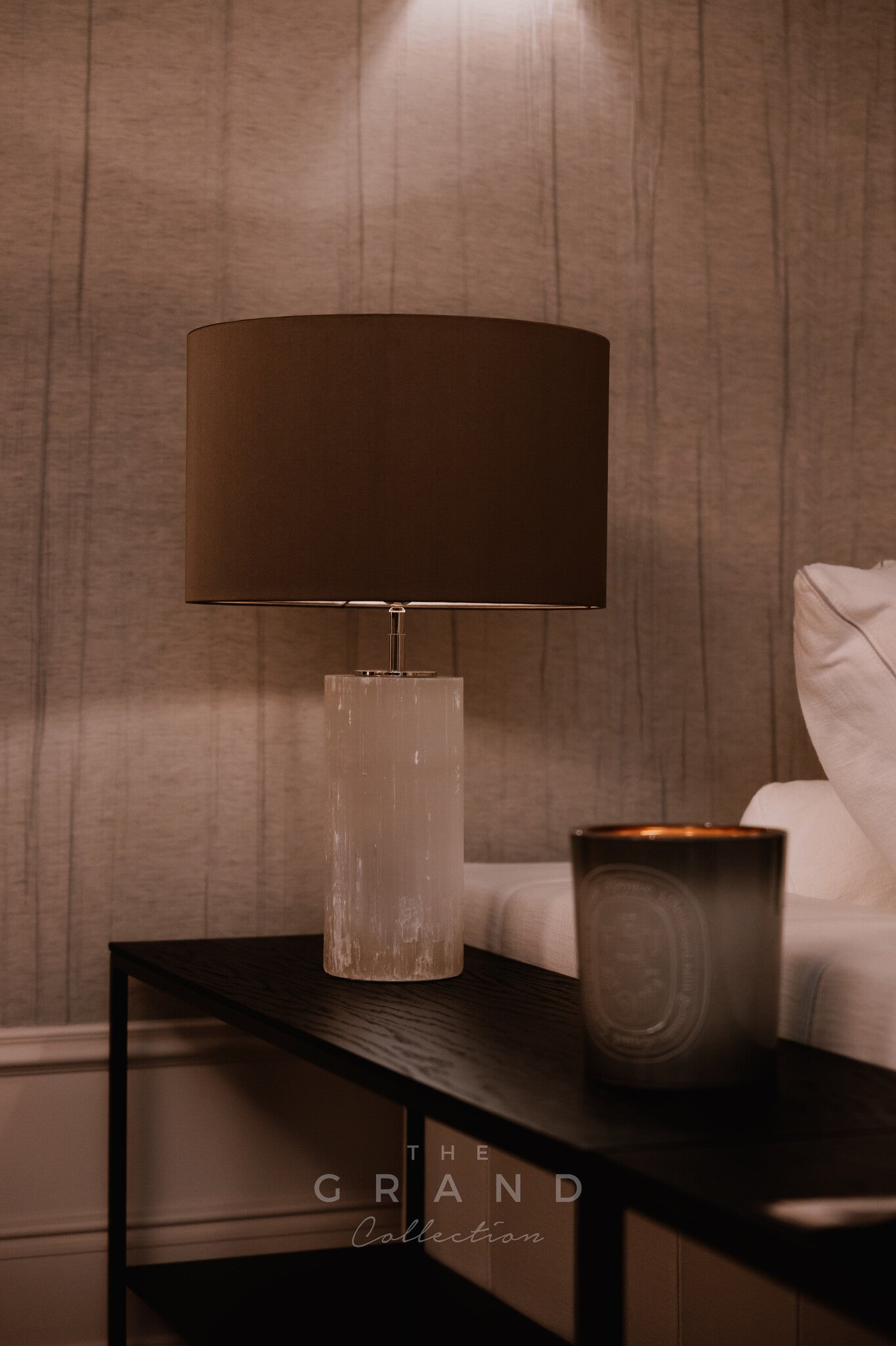 MINAS Table Lamp Selenite Stone