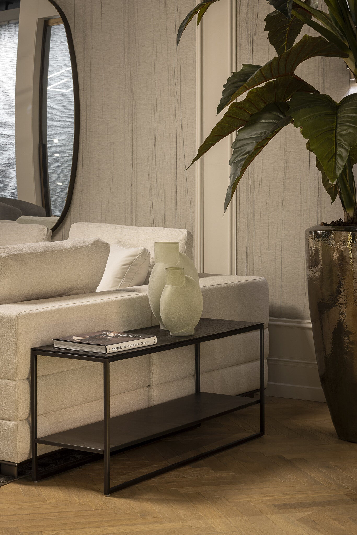 GIULIA Console Charcoal Oak